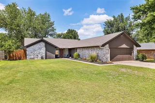 Sold home at 608 SW 25th Place