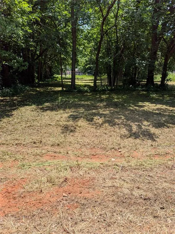 Front exterior — W Washington Avenue, Guthrie, OK 73044