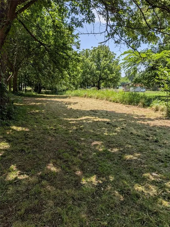 Photo 2 — W Washington Avenue, Guthrie, OK 73044