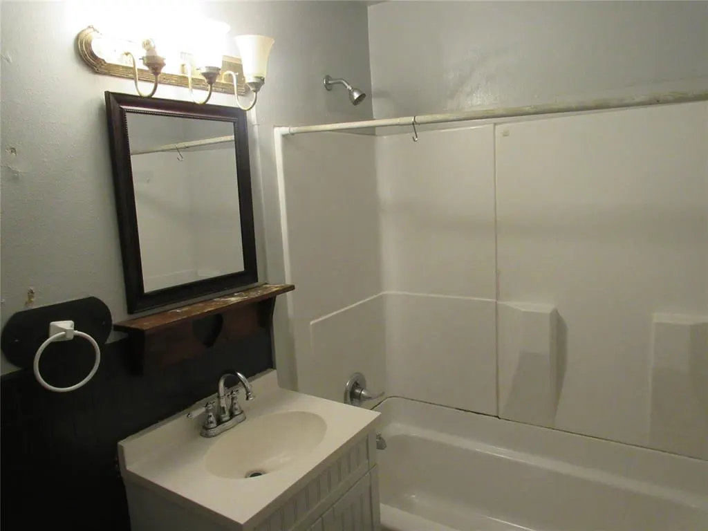 Photo 6 — 514 N Earl, Pauls Valley, OK 73075
