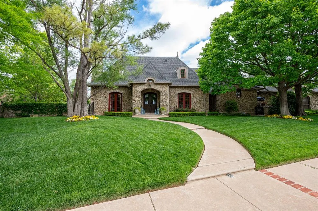 Photo 2 — 1225 Blue Wister Cove, Edmond, OK 73013