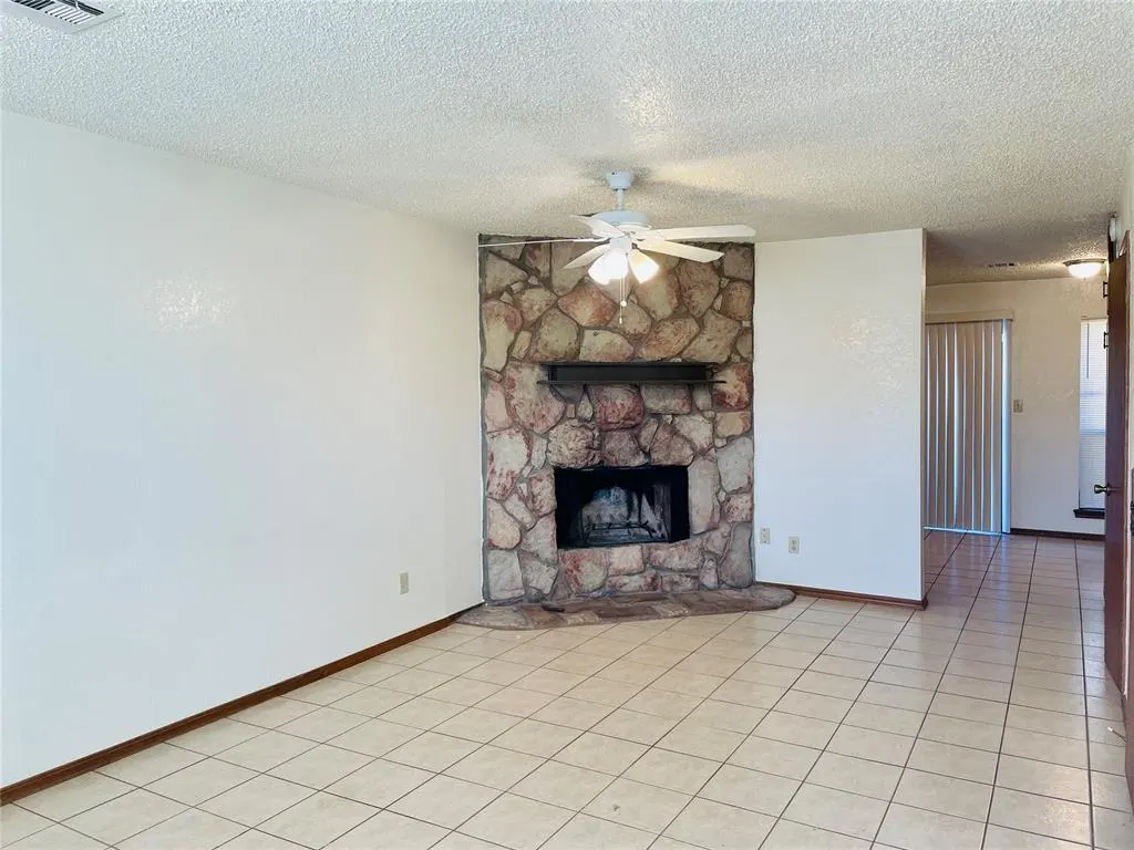 Photo 2 — 1901 Lindsey Street 27, Norman, OK 73071