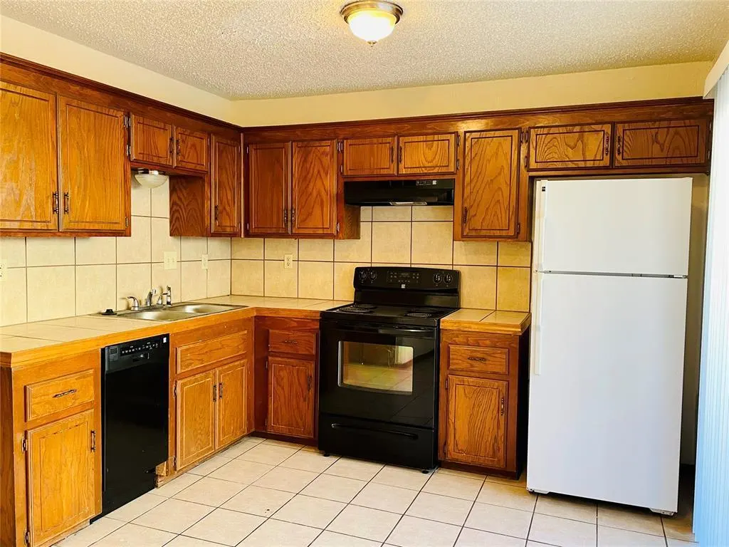 Photo 39 — 1901 Lindsey Street 27, Norman, OK 73071
