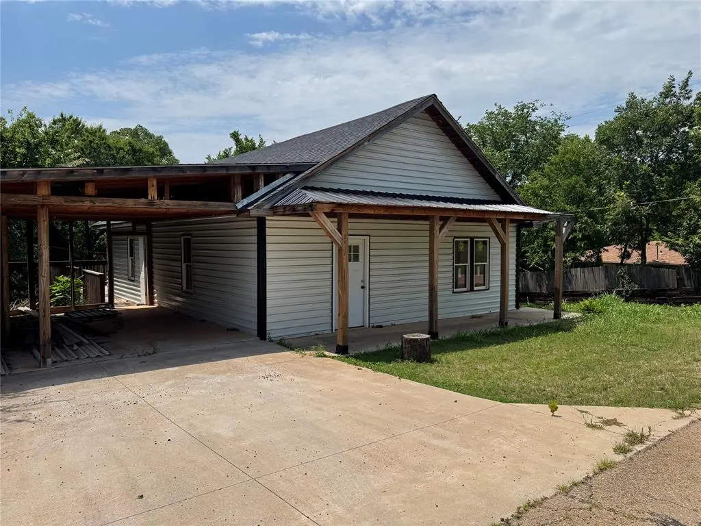 Photo 4 — 717 S Iowa Avenue, Chandler, OK 74834