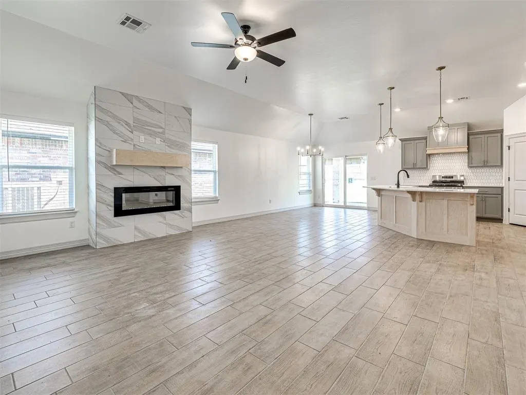 Photo 7 — 7700 Three Woods Lane, Yukon, OK 73099