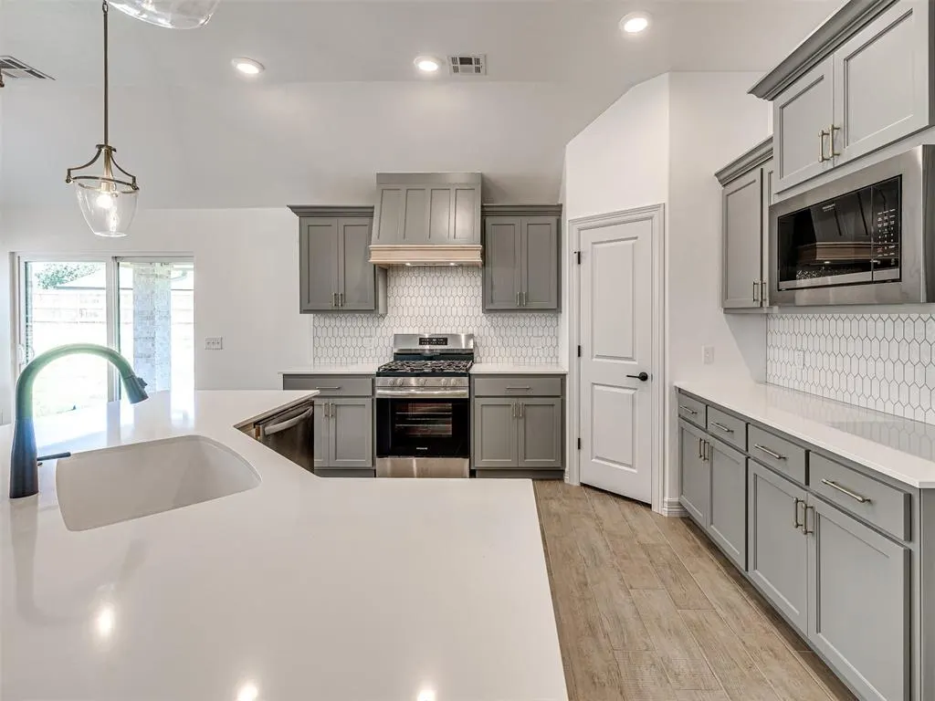 Photo 16 — 7700 Three Woods Lane, Yukon, OK 73099