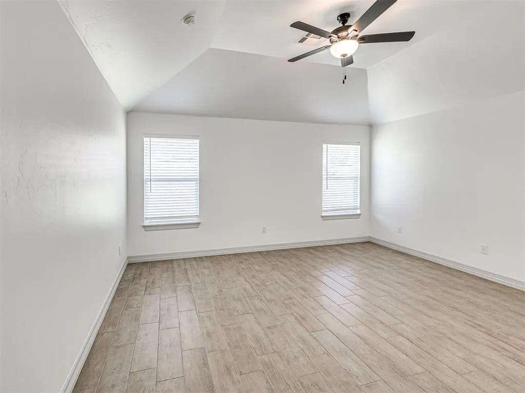 Photo 18 — 7700 Three Woods Lane, Yukon, OK 73099