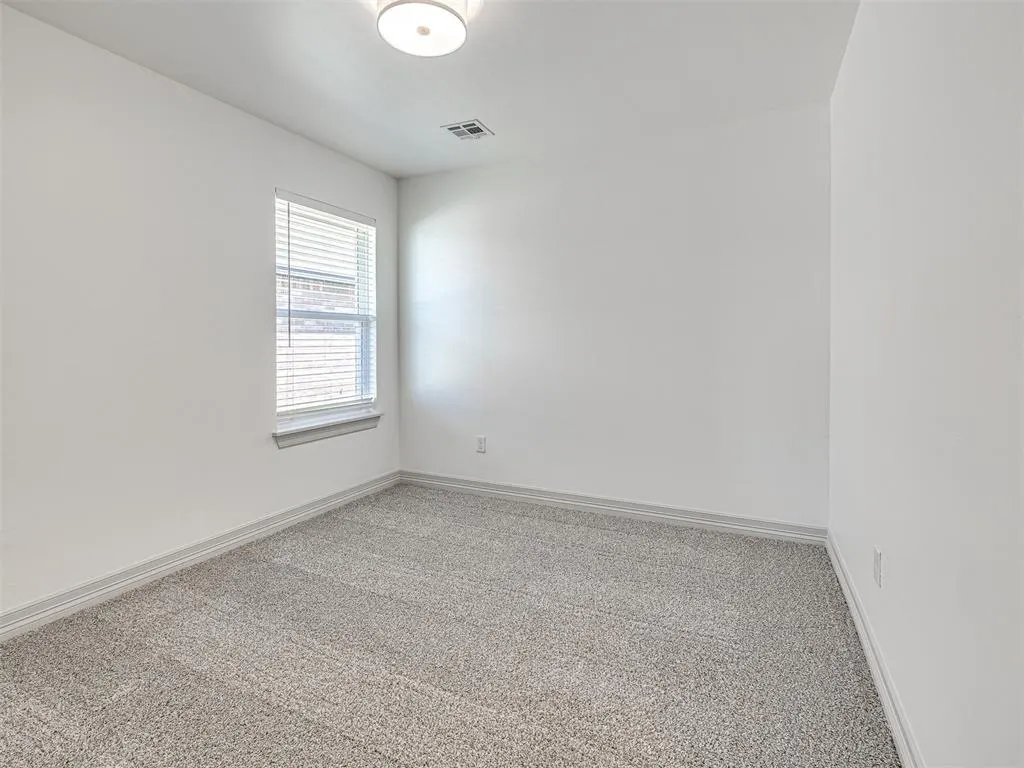Photo 31 — 7700 Three Woods Lane, Yukon, OK 73099