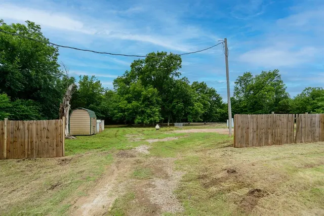 Photo 2 — 2718 Camden Court, Stillwater, OK 74074