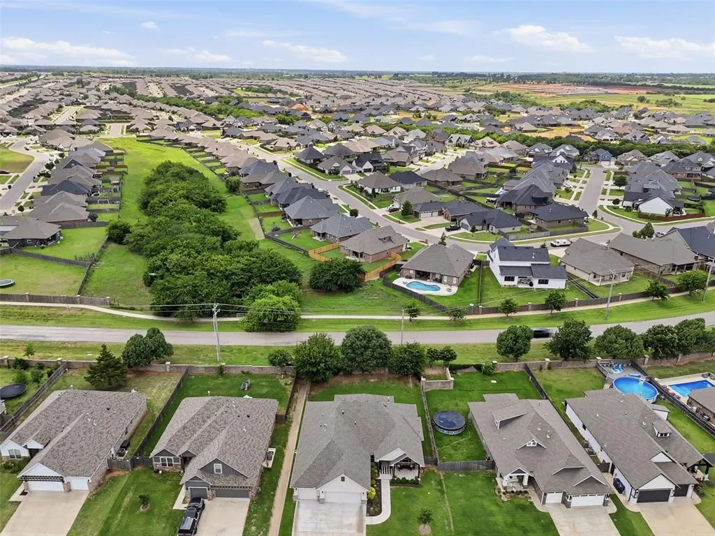 Photo 41 — 11512 NW 109th Street, Yukon, OK 73099