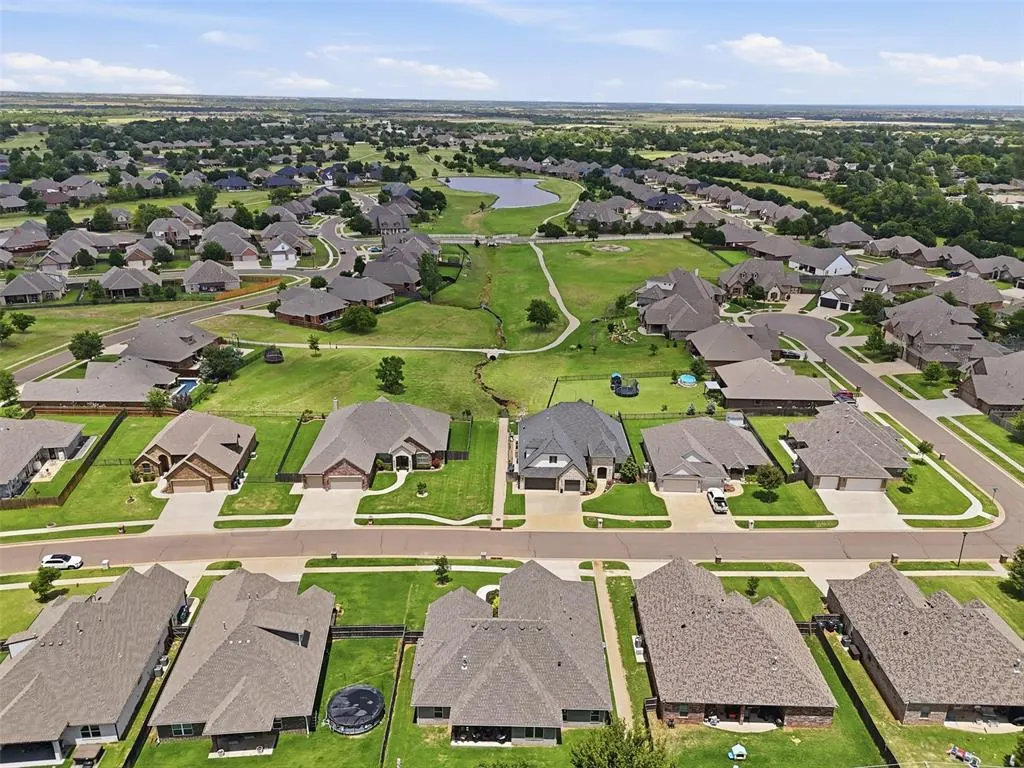 Photo 42 — 11512 NW 109th Street, Yukon, OK 73099