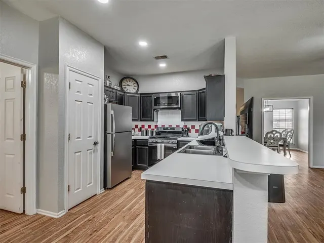 Photo 4 — 12317 NW 3rd Street, Yukon, OK 73099