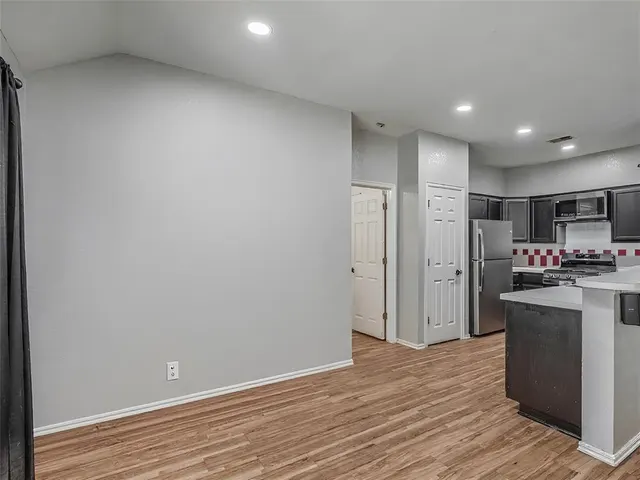 Photo 6 — 12317 NW 3rd Street, Yukon, OK 73099