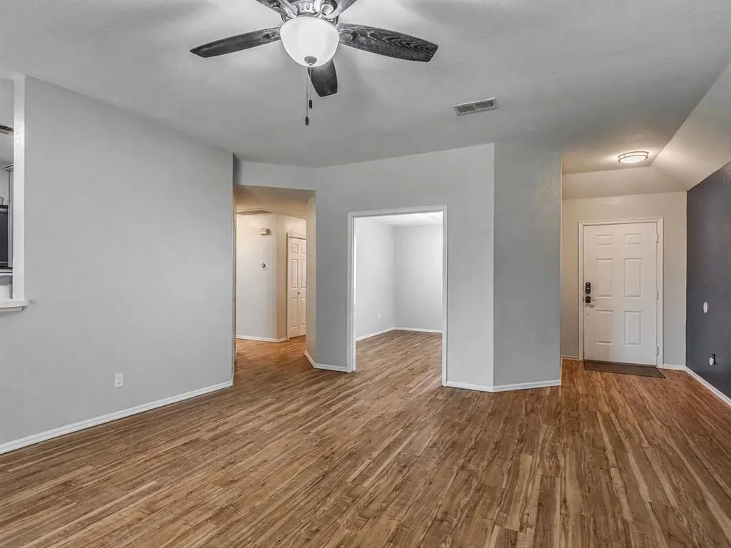 Photo 3 — 12317 NW 3rd Street, Yukon, OK 73099
