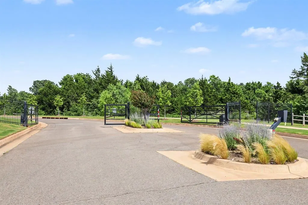 Photo 19 — 8517 Stark Street, Edmond, OK 73007