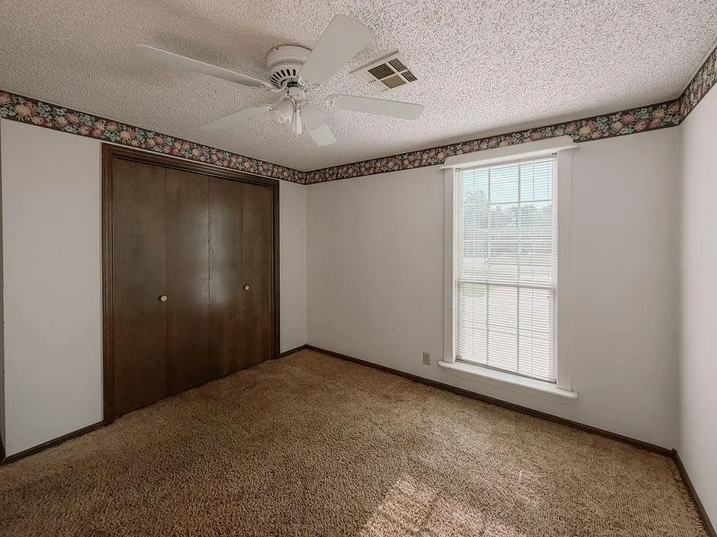 Photo 14 — 716 N Vernon Avenue, Hinton, OK 73047
