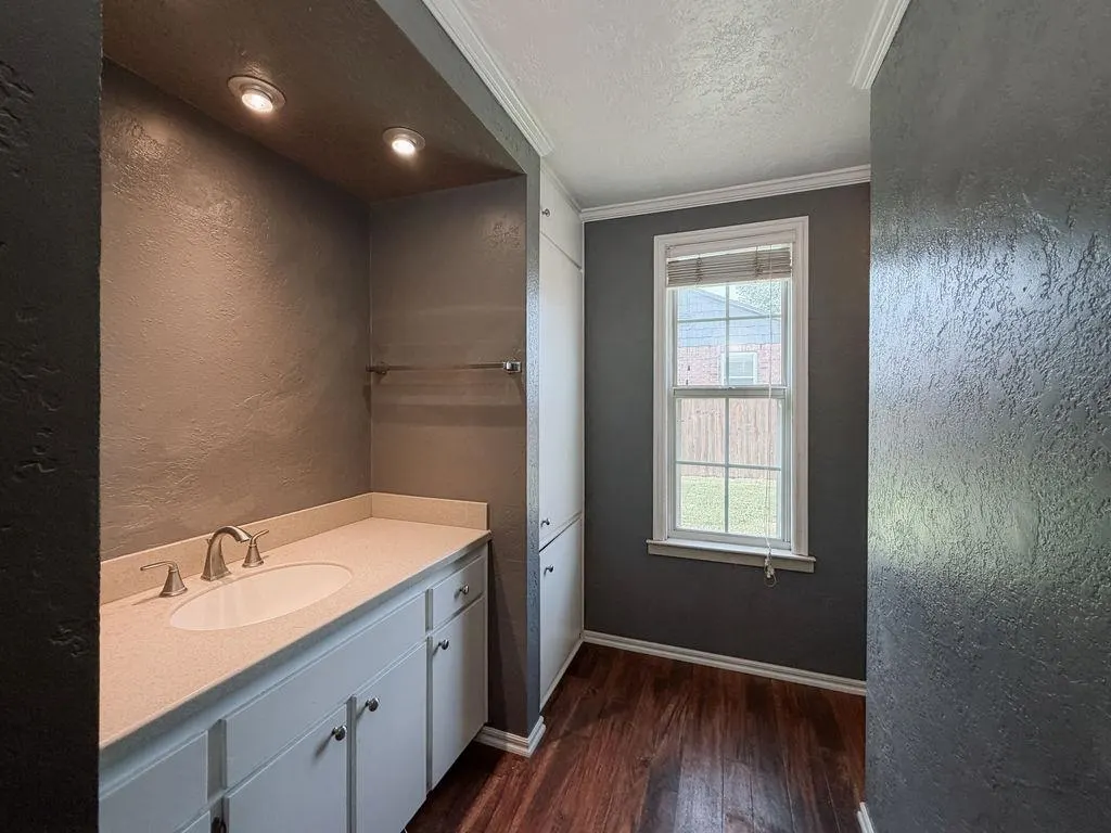 Photo 17 — 716 N Vernon Avenue, Hinton, OK 73047