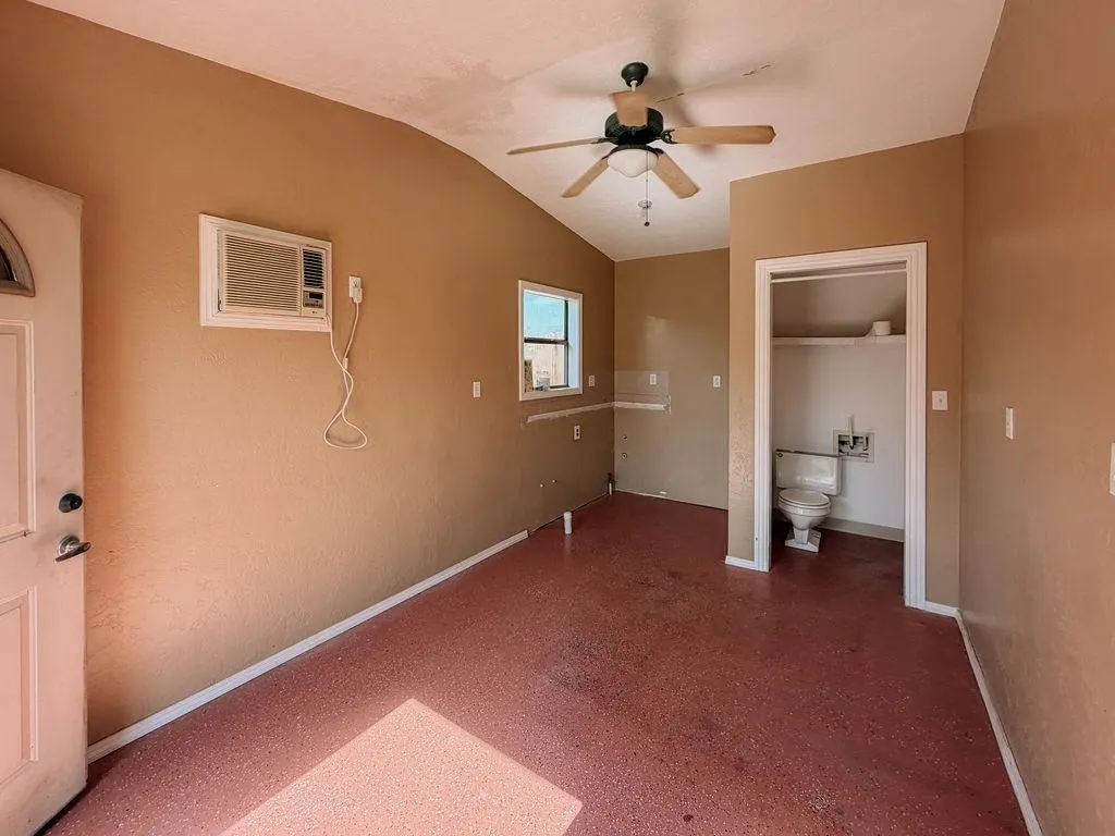 Photo 26 — 716 N Vernon Avenue, Hinton, OK 73047
