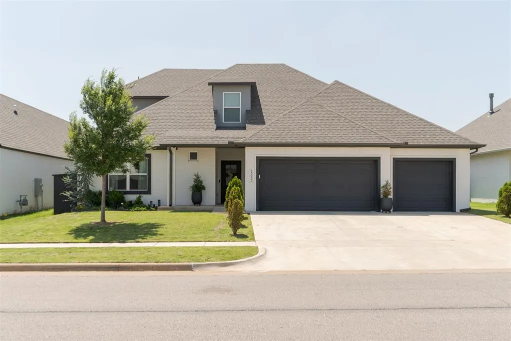 Front exterior — 15933 Aparados Way, Edmond, OK 73013