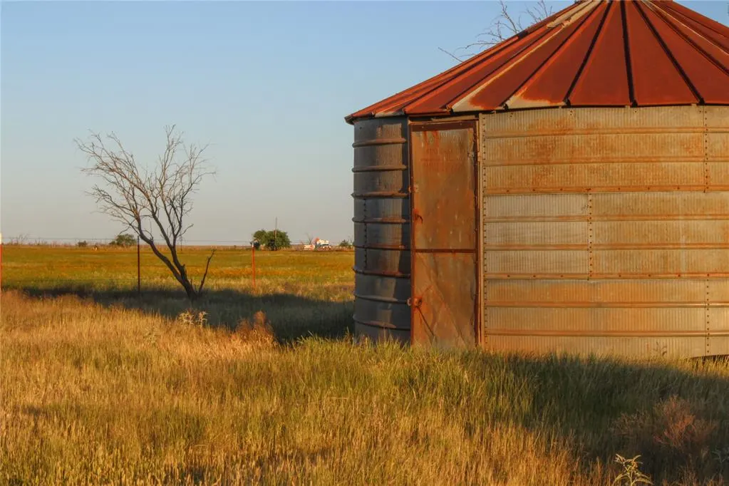 Front exterior — N Highway 62B Highway, Snyder, OK 73566