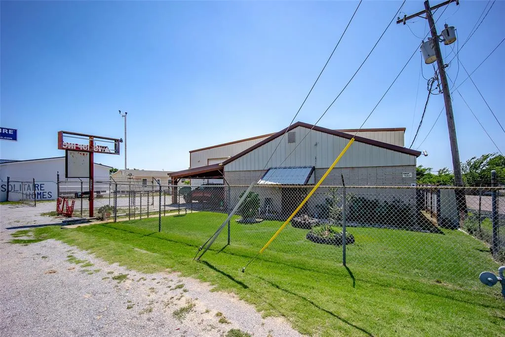 Photo 4 — 6209 S Shields Boulevard, Oklahoma City, OK 73149