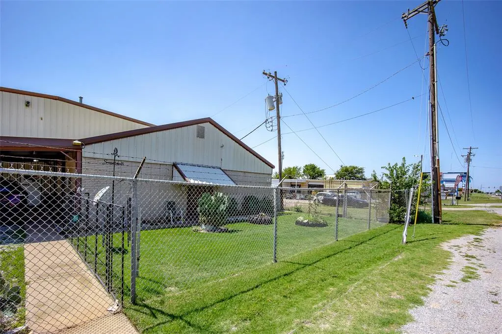 Photo 5 — 6209 S Shields Boulevard, Oklahoma City, OK 73149