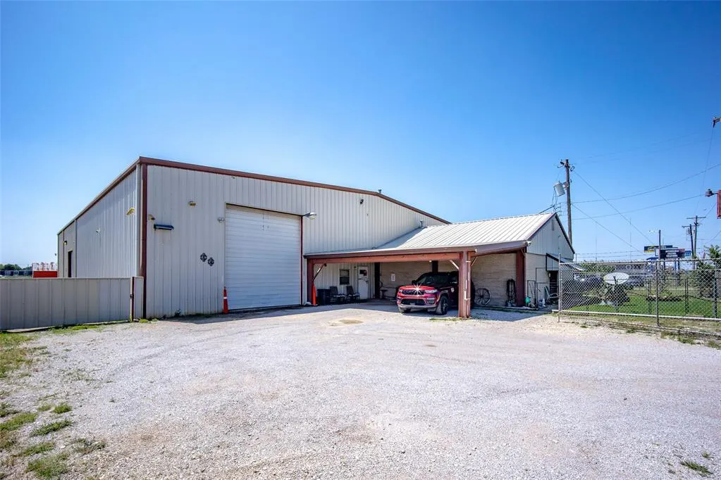 Photo 8 — 6209 S Shields Boulevard, Oklahoma City, OK 73149