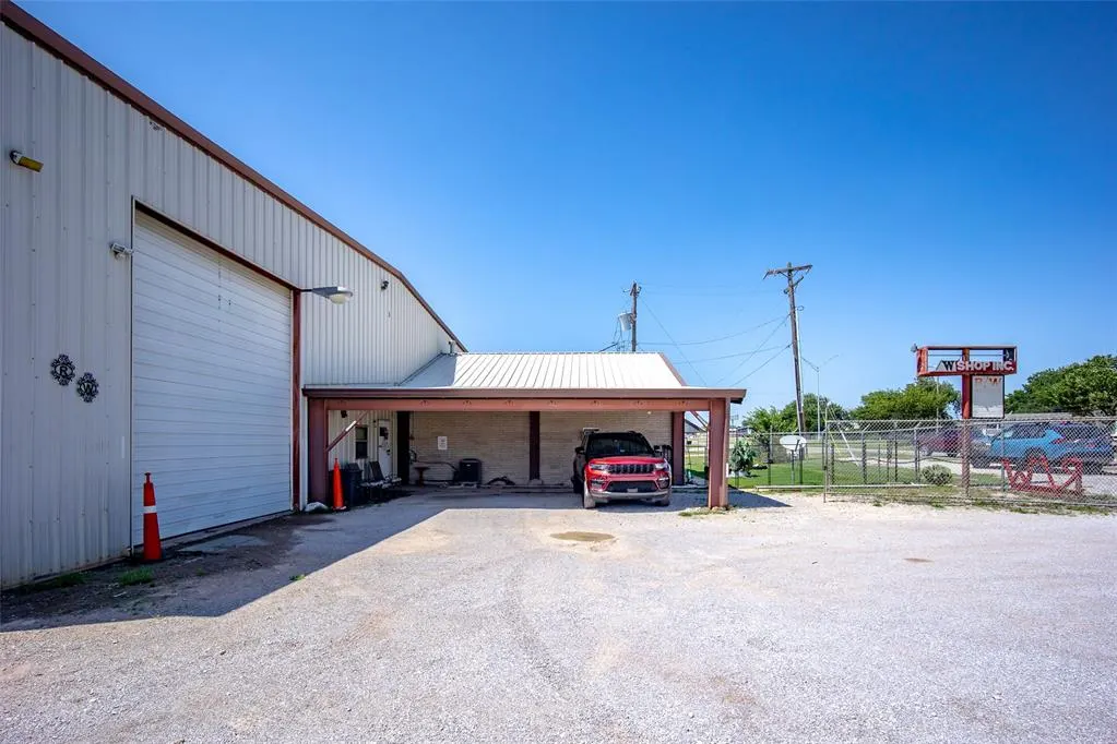 Photo 9 — 6209 S Shields Boulevard, Oklahoma City, OK 73149