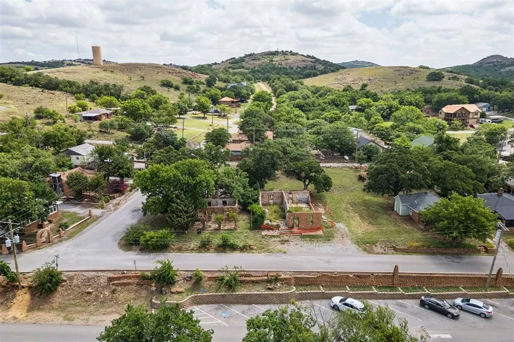 Photo 17 — 129 E Upper Lake Drive, Medicine Park, OK 73557