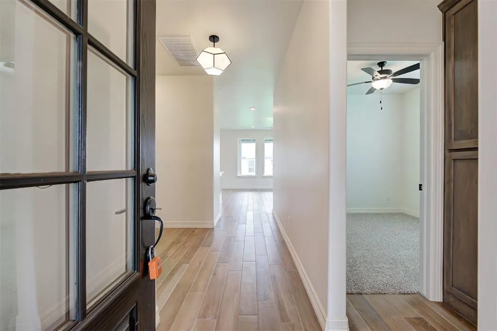 Photo 5 — 7713 Wilshire Woods Drive, Yukon, OK 73099