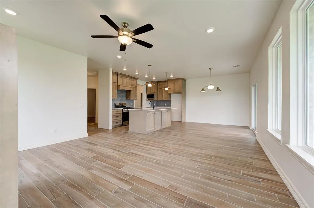 Photo 11 — 7713 Wilshire Woods Drive, Yukon, OK 73099
