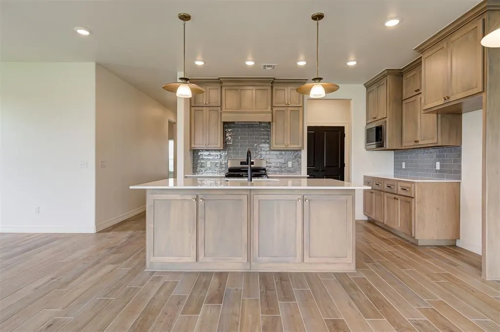 Photo 13 — 7713 Wilshire Woods Drive, Yukon, OK 73099