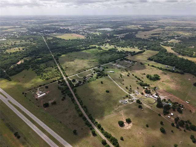 Photo 3 — 0100 Quanah Road Road, Cache, OK 73527