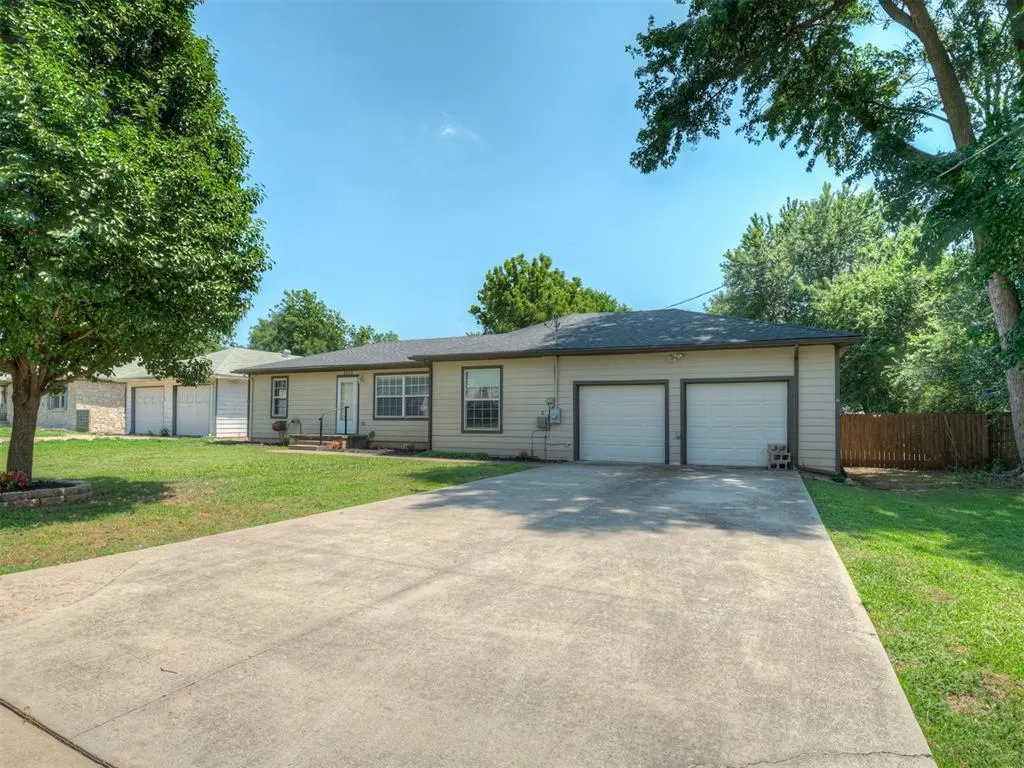 Photo 2 — 3910 Lawn Drive, Oklahoma City, OK 73115