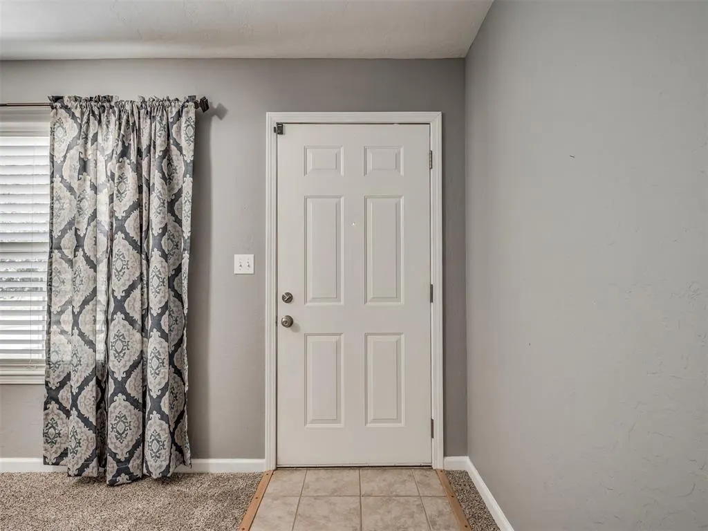Photo 5 — 3910 Lawn Drive, Oklahoma City, OK 73115