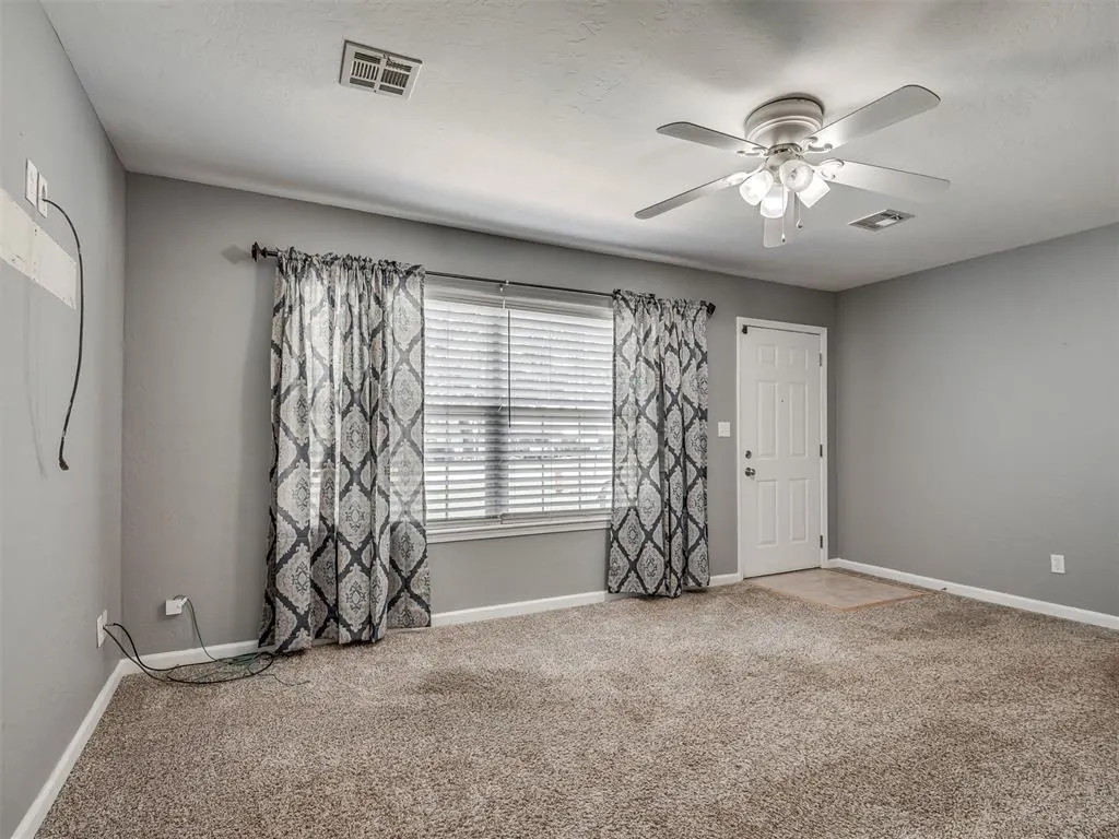 Photo 6 — 3910 Lawn Drive, Oklahoma City, OK 73115
