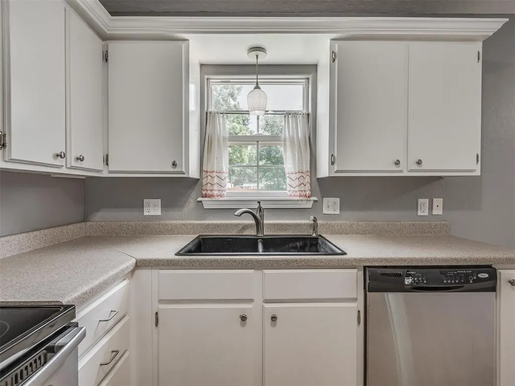 Photo 18 — 3910 Lawn Drive, Oklahoma City, OK 73115