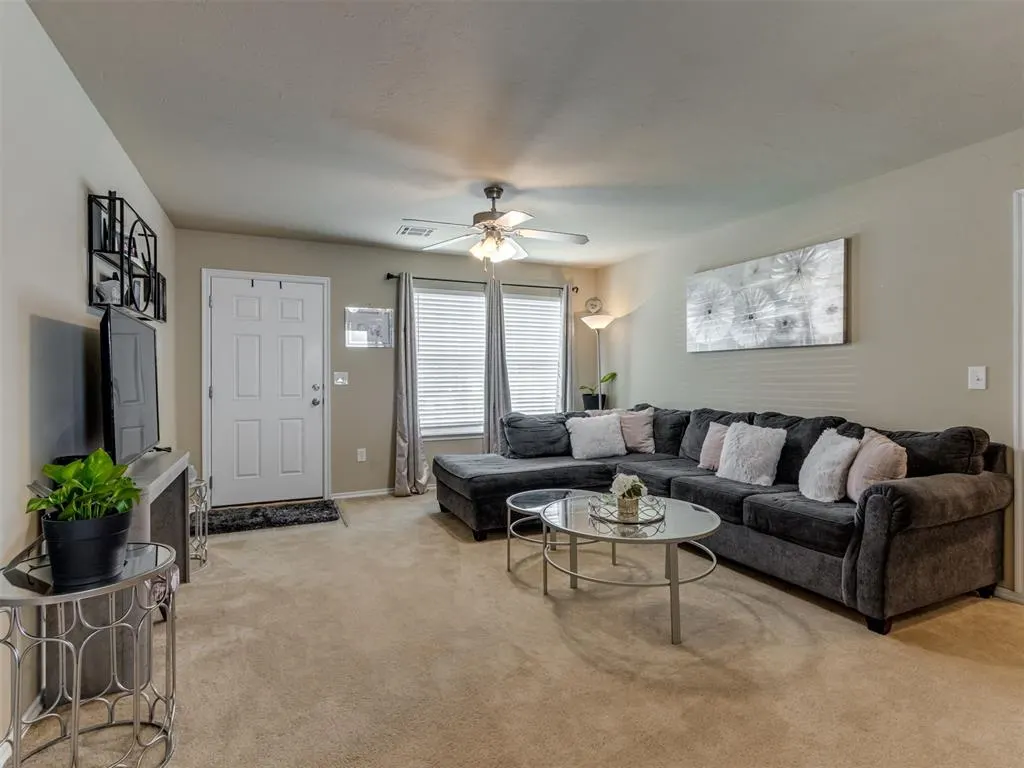 Photo 4 — 531 E Juniper Lane, Mustang, OK 73064