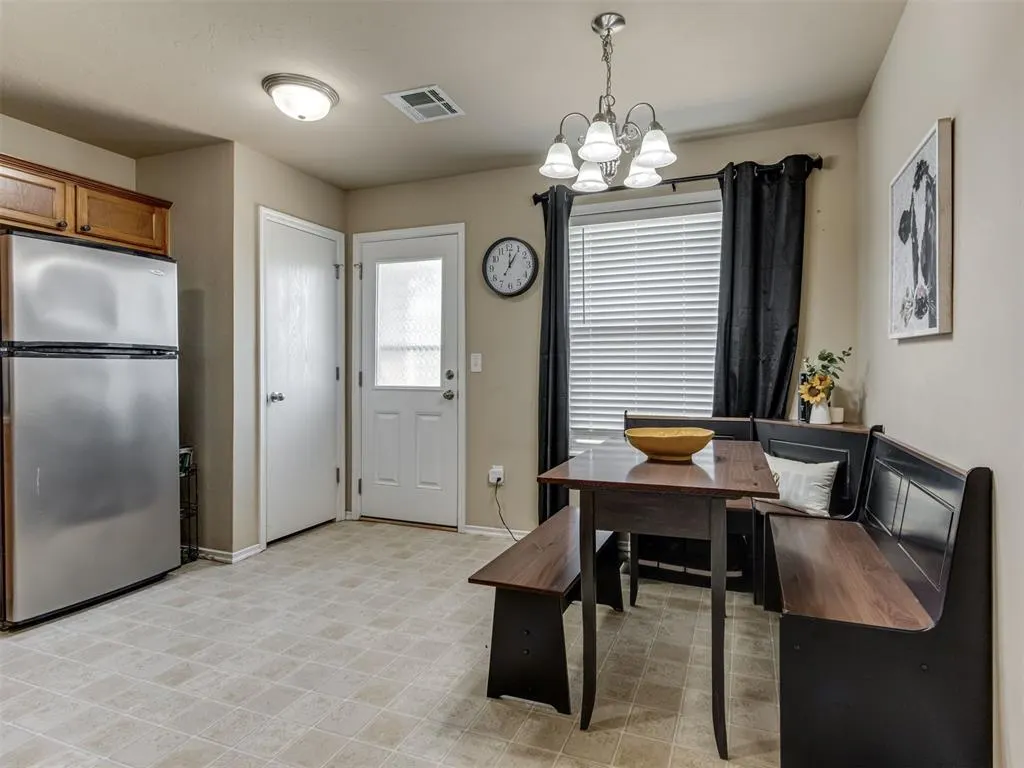 Photo 12 — 531 E Juniper Lane, Mustang, OK 73064