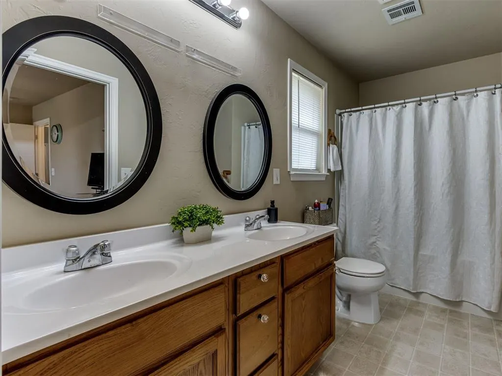 Photo 18 — 531 E Juniper Lane, Mustang, OK 73064