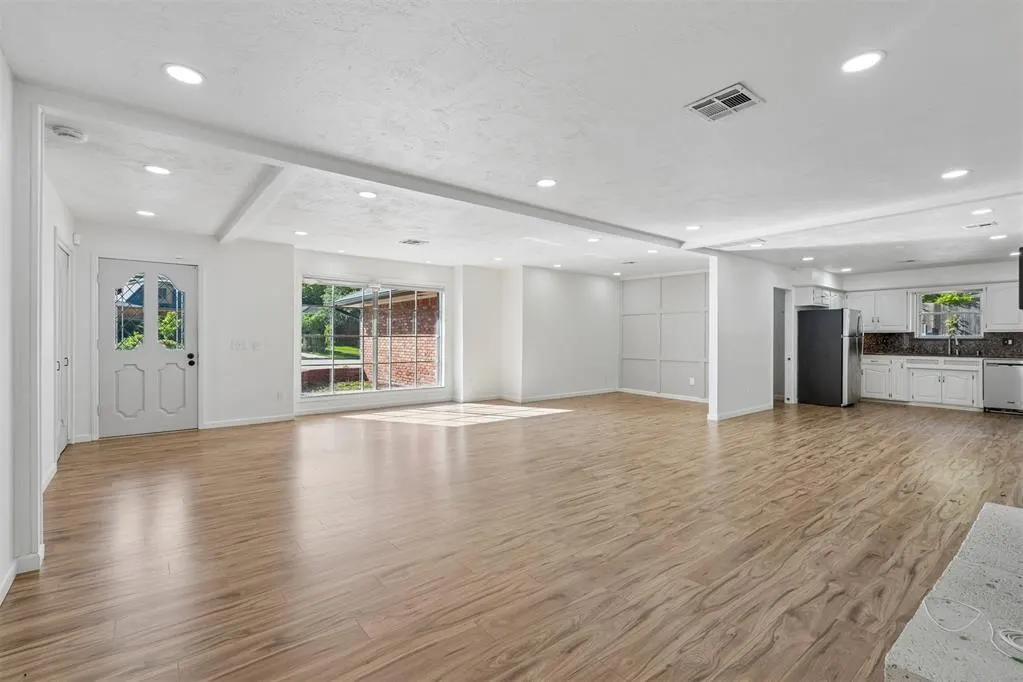 Photo 11 — 6612 Edgewater Drive, Oklahoma City, OK 73116