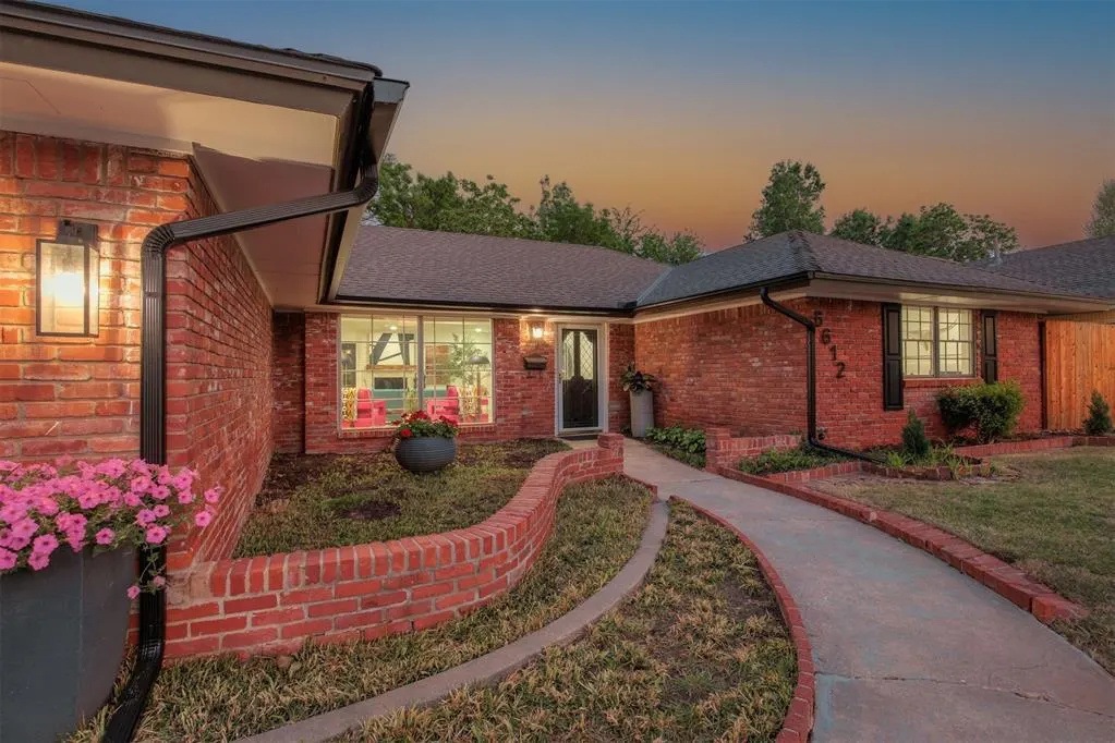 Photo 3 — 6612 Edgewater Drive, Oklahoma City, OK 73116