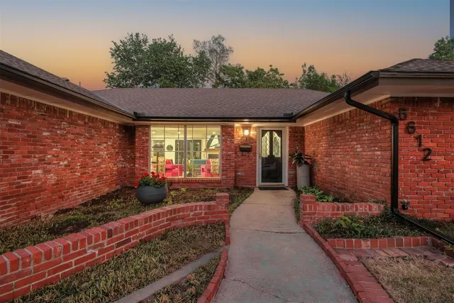 Photo 4 — 6612 Edgewater Drive, Oklahoma City, OK 73116