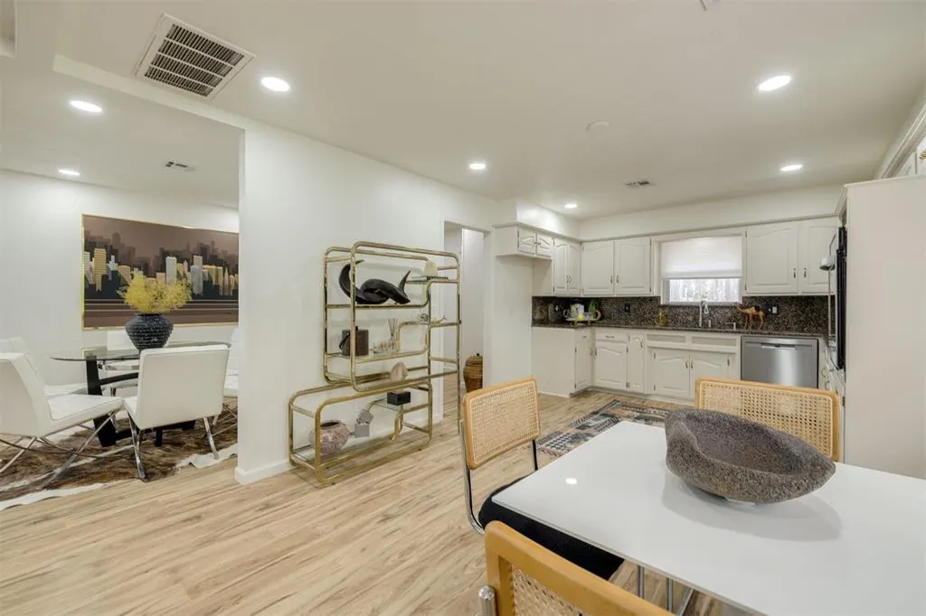 Photo 16 — 6612 Edgewater Drive, Oklahoma City, OK 73116