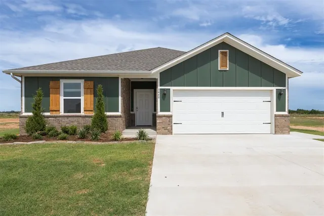 Front exterior — 3440 Manning Farms Boulevard, El Reno, OK 73036