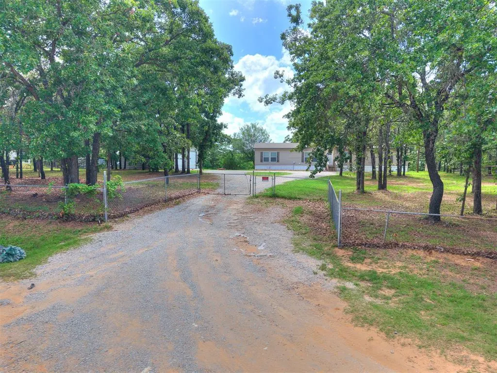Photo 3 — 2010 SE 136th Avenue, Norman, OK 73026