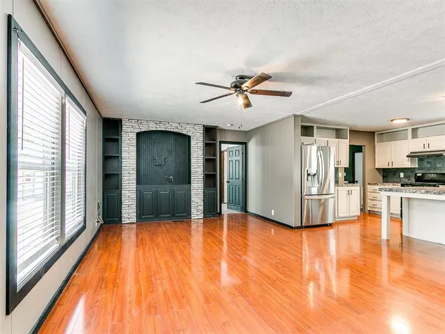 Photo 7 — 2010 SE 136th Avenue, Norman, OK 73026