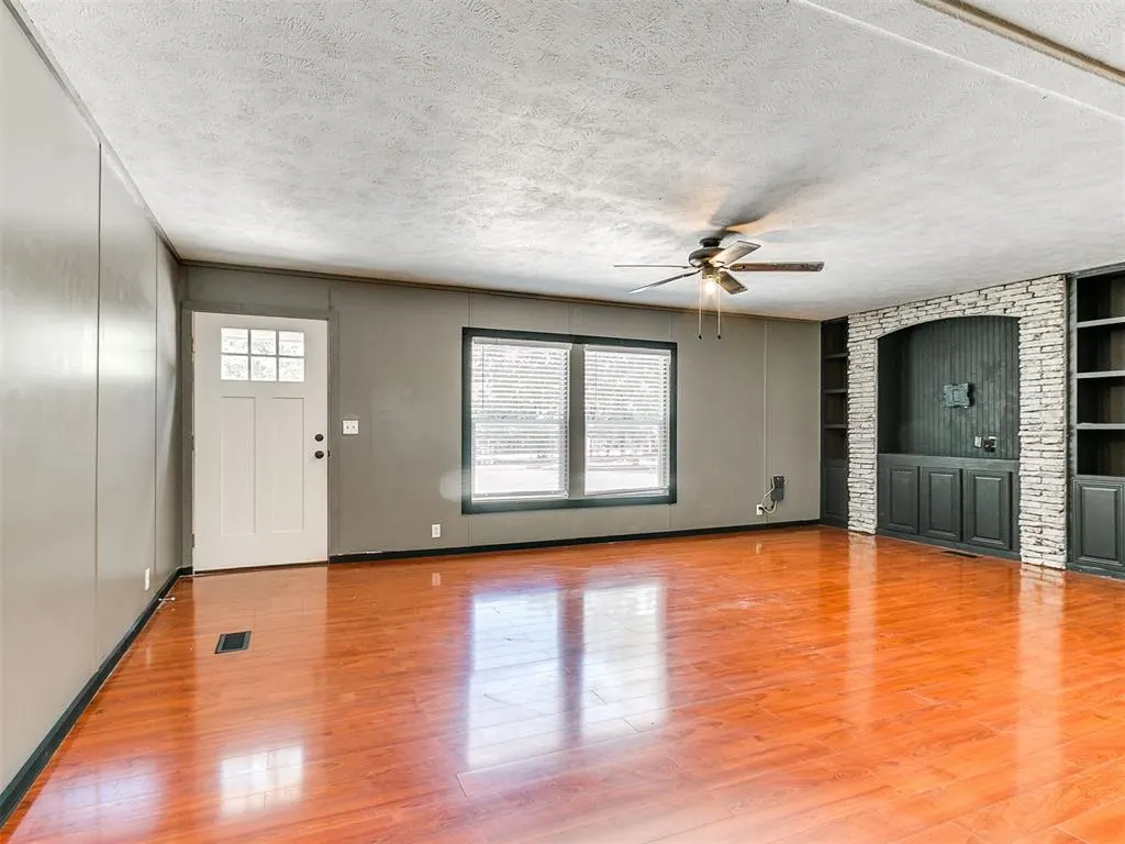 Photo 9 — 2010 SE 136th Avenue, Norman, OK 73026