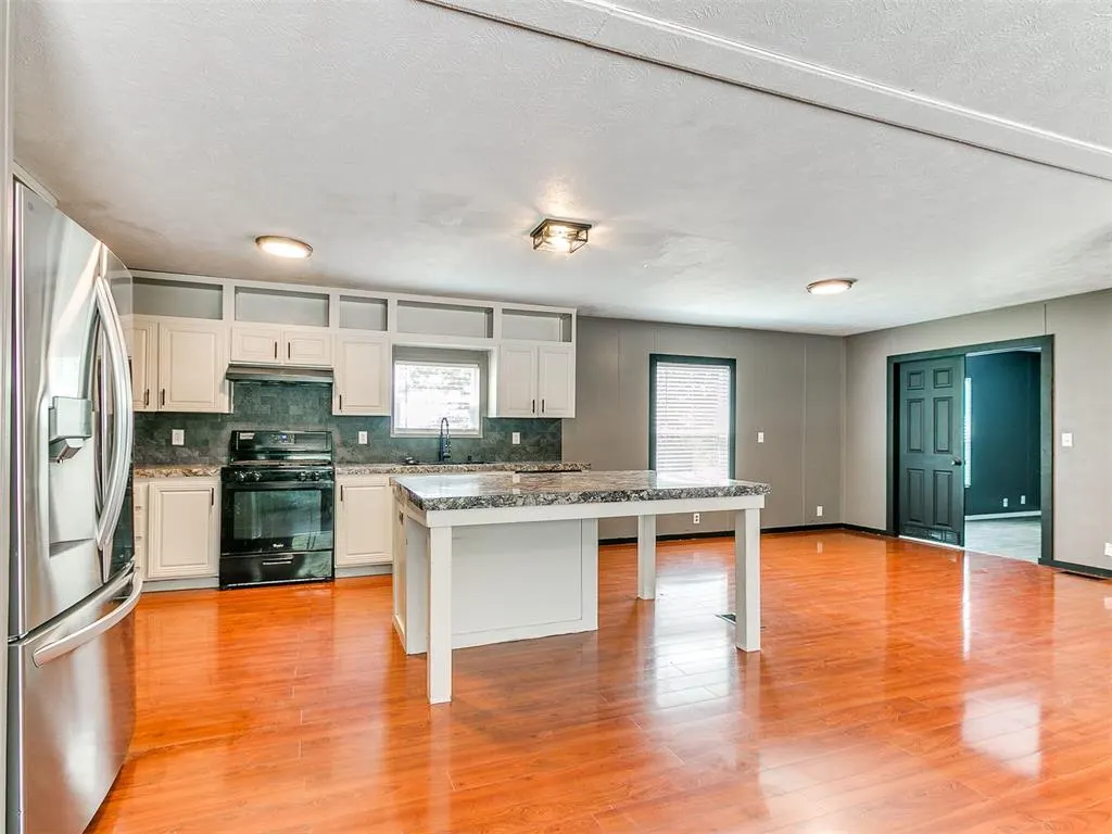 Photo 12 — 2010 SE 136th Avenue, Norman, OK 73026