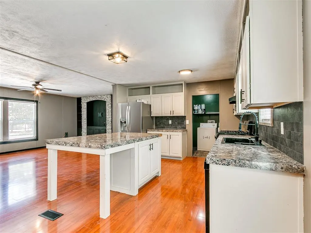 Photo 15 — 2010 SE 136th Avenue, Norman, OK 73026